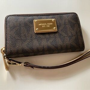 Michael Kors Wristlet/ Wallet